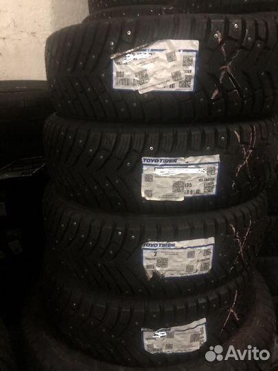 Toyo Observe Ice-Freezer SUV 215/65 R17 103T
