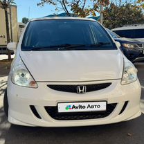 Honda Fit 1.3 CVT, 2005, 268 000 км, с пробегом, цена 550 000 руб.