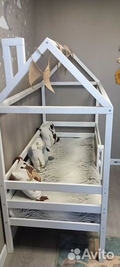 Детская кровать домик с матрасом