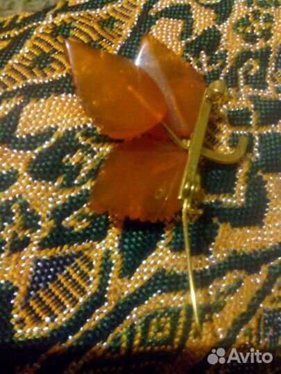 Брошь янтарь СССР