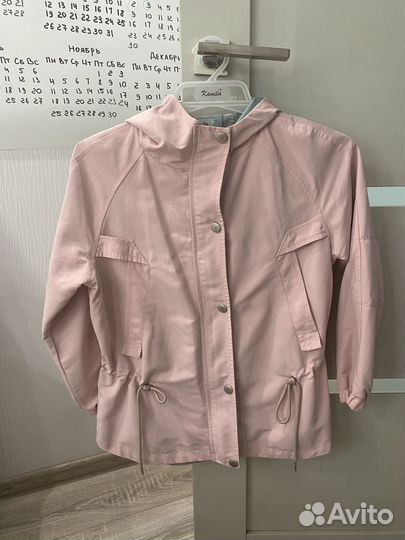 Ветровка женская