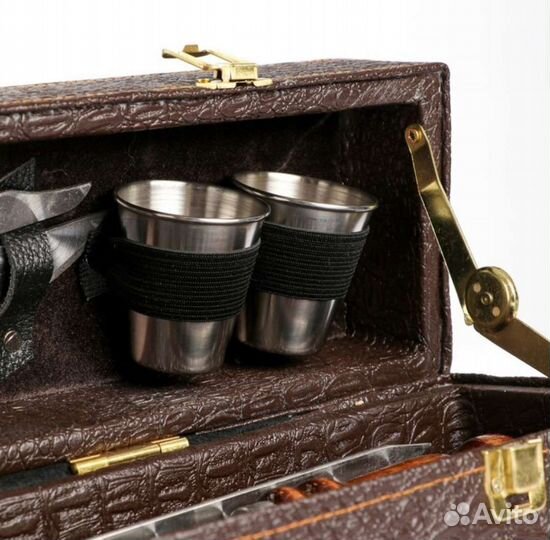 Набор шампуров в коробке из эко-кожи