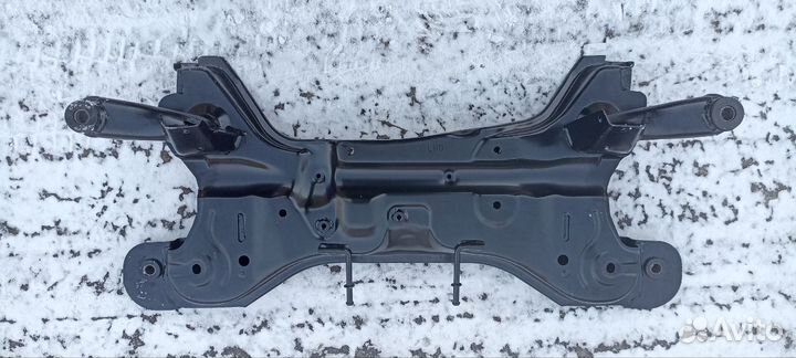 Передний подрамник Hyundai Getz 624011C200