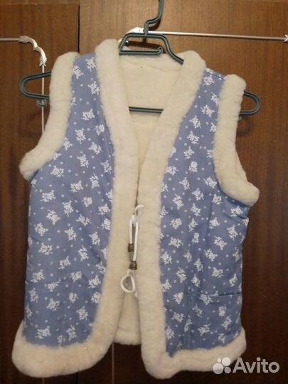 Безрукавка для девочки