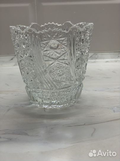 Хрустальные вазы конфетницы