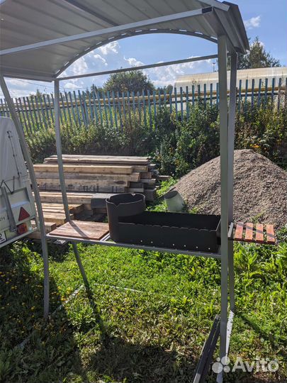 Мангал с крышей