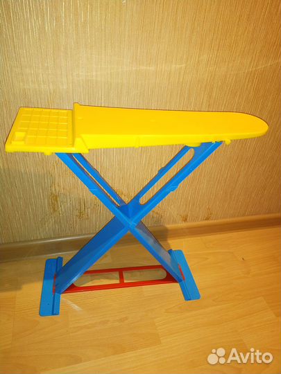 Детские утюг и гладильная доска фирмы Полесье