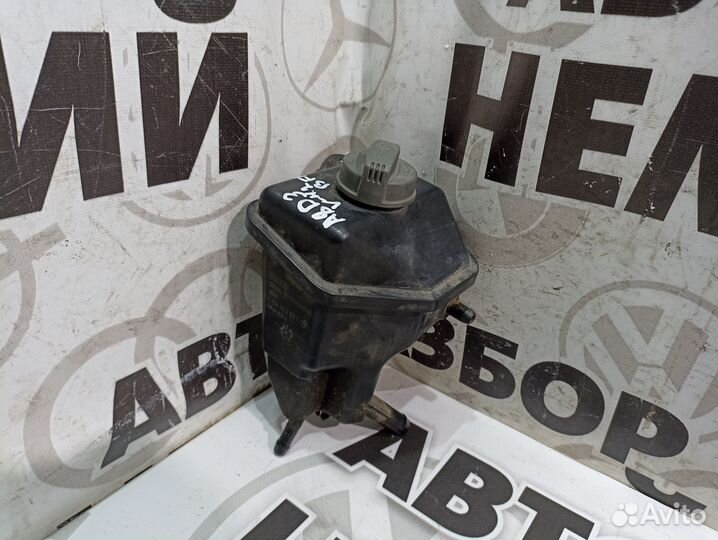 Бачок гур Audi A8 D3