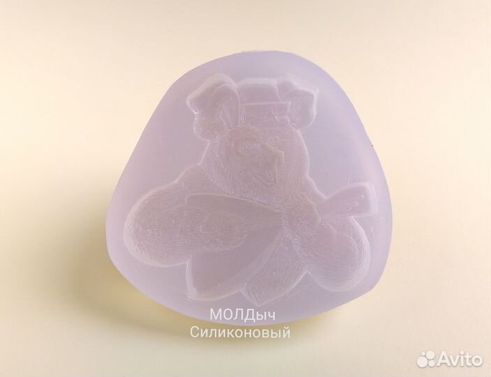 Молд медведь с балалайкой в шапке ушанке