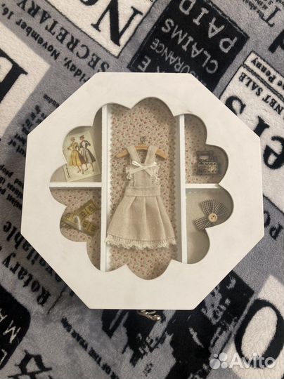 Деревянная шкатулка