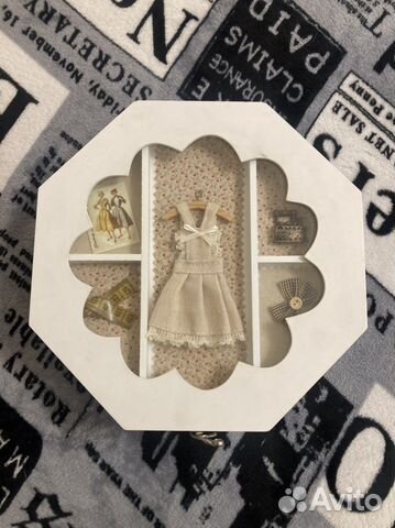 Деревянная шкатулка