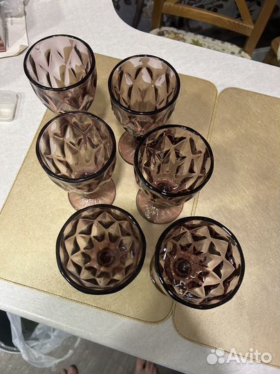 Бокалы для вина из цветного стекла