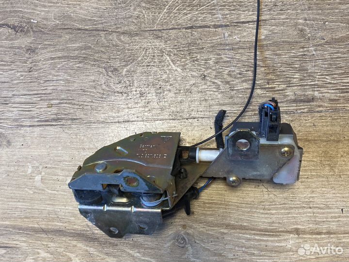 Volkswagen touareg замок стекла крышки багажника