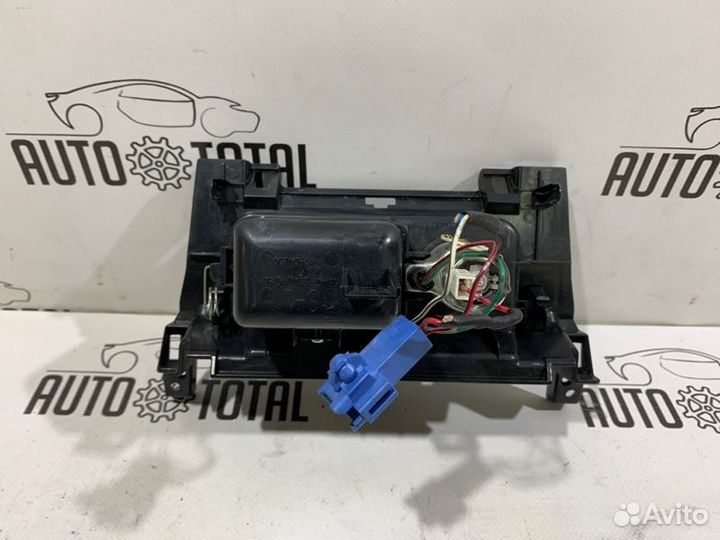 Пепельница Toyota Corolla 150 1ZR 2008