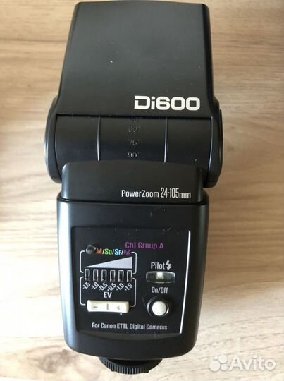 Зеркальный фотоаппарат Canon EOS 600D