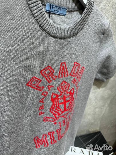 Женская кофта prada