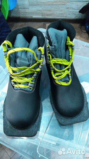 Лыжные ботинки