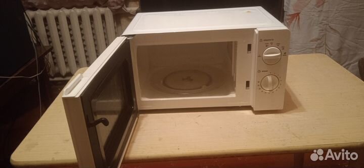 Микроволновая печь BBK 17MWS-781MW белый,17л/700Вт