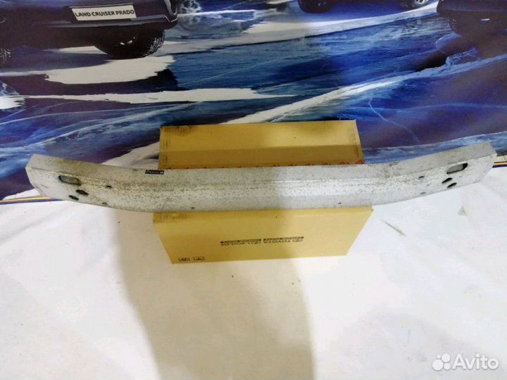 Усилитель бампера Lexus Rx