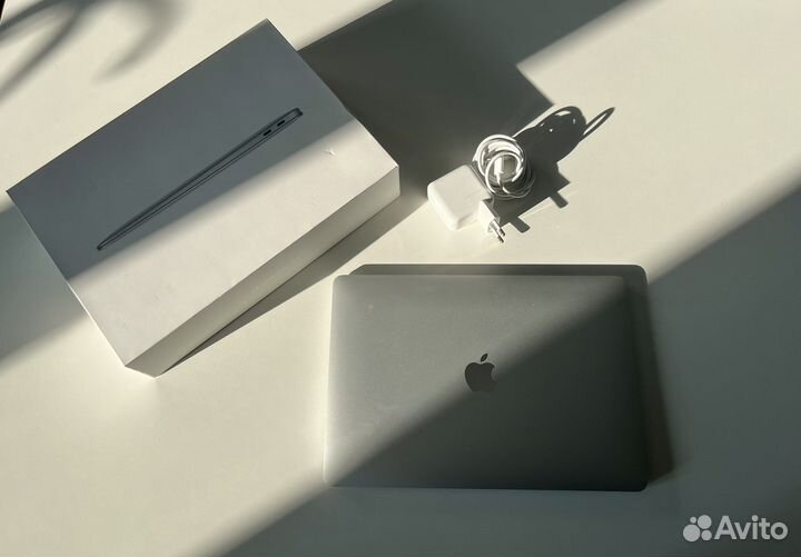 Macbook air 13 2018 late