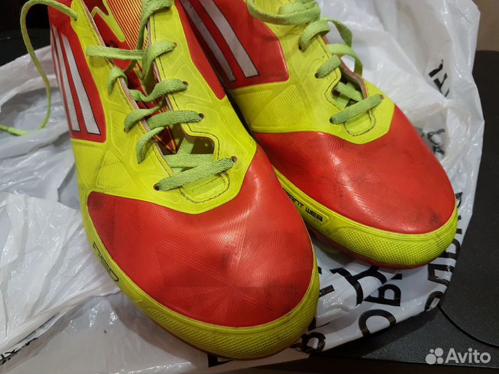 Бутсы футбольные