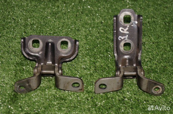 Петля двери задняя правая Opel Astra J 1.6