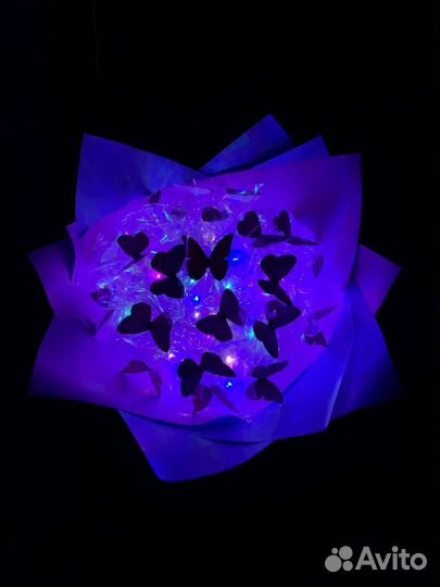 Светящийся букет из бабочек