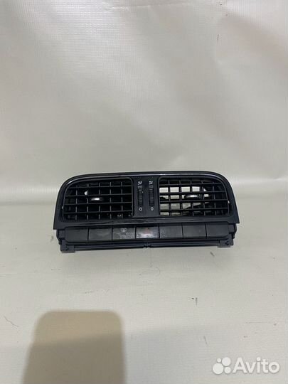 Volkswagen Polo 09- Дефлектор воздушный центр 427