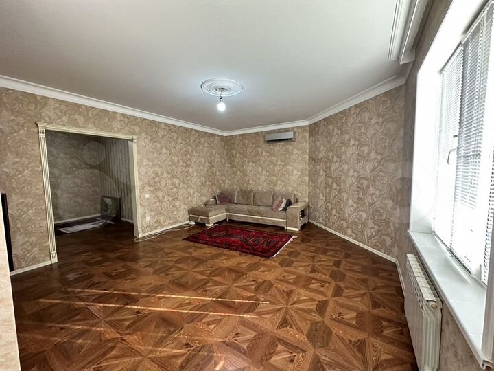 2-к. квартира, 90 м², 1/8 эт.