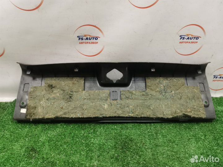 Накладка замка багажника задняя Chevrolet Lacetti