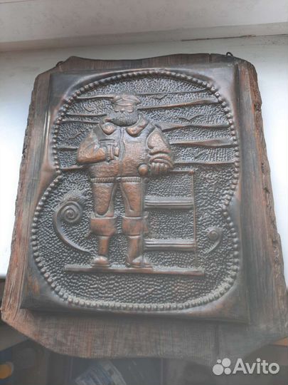 Чеканка на дереве