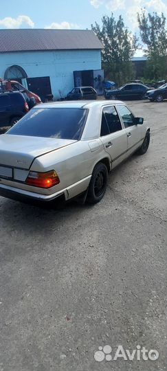 Mercedes-Benz W124 2.3 AT, 1987, 227 235 км