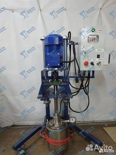 Лаборатоный Диссольвер с Вакуумной Емкостью на 10л