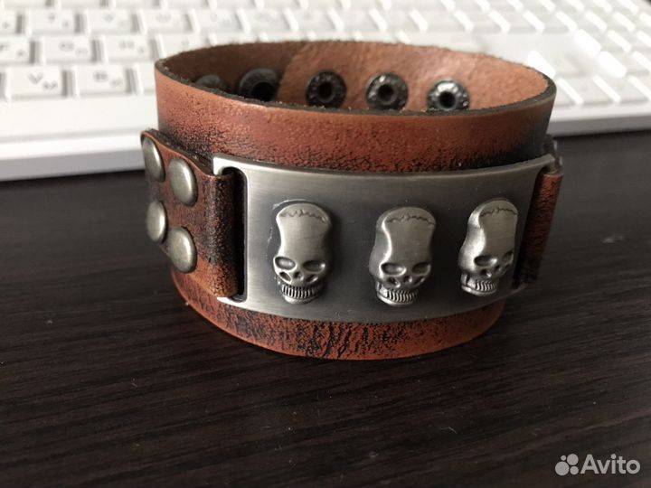 Кожаный браслет