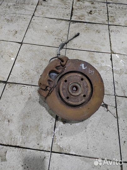 Кулак поворотный передний левый Citroen Berlingo