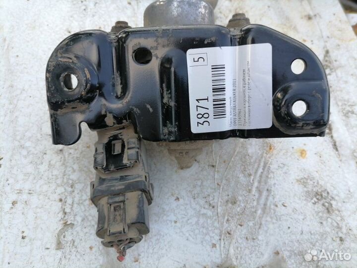 Насос вакуумный Opel Astra J A16XER 2011