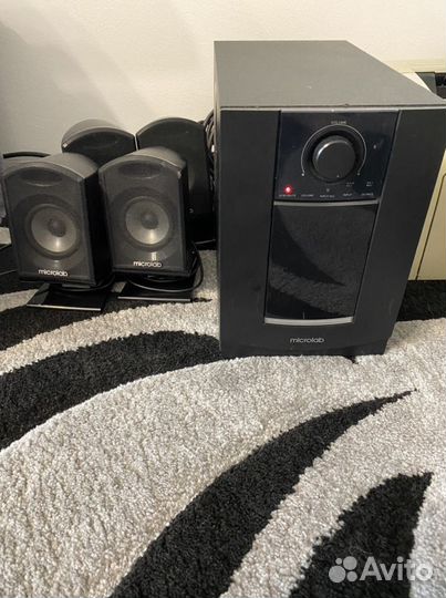 Продам саббуфер microlab