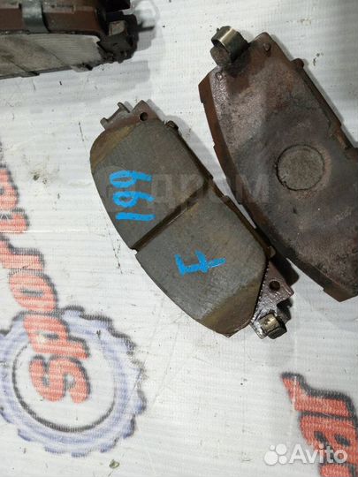 Колодки 80% передние Toyota Prius ZVW30 2zrfxe