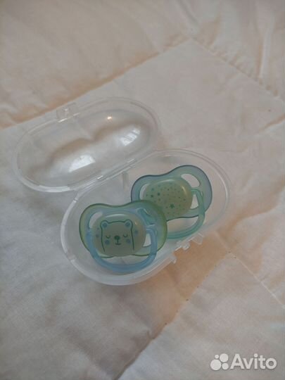 Соска пустышка avent 0 6 светящаяся