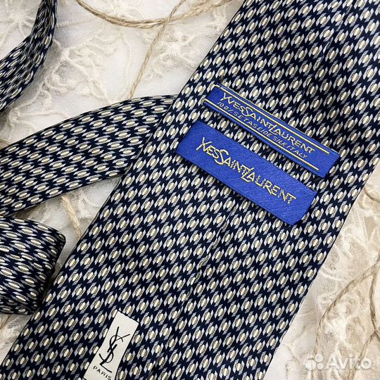 Шелковый галстук Yves Saint Laurent оригинал