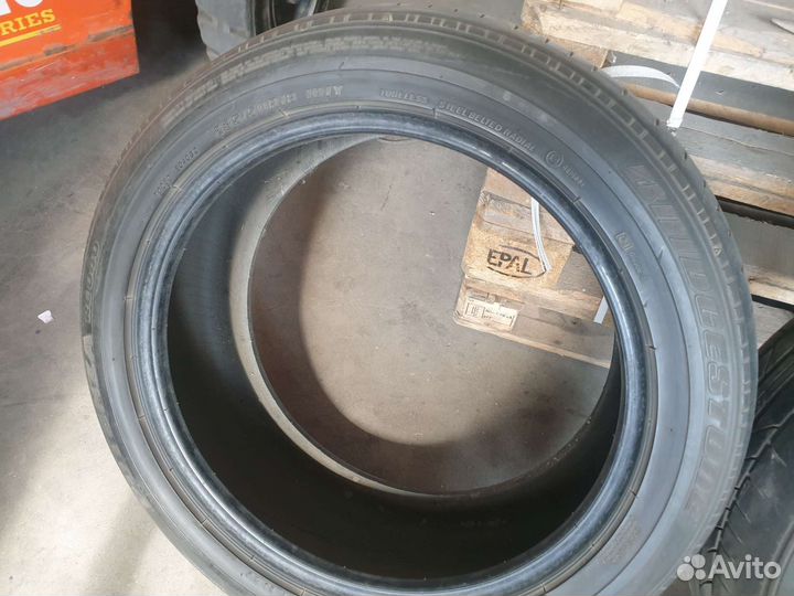 Bridgestone Potenza RE040 235/50 R18