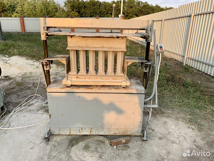 Вибропресс для тротуарной плитки и поребрика