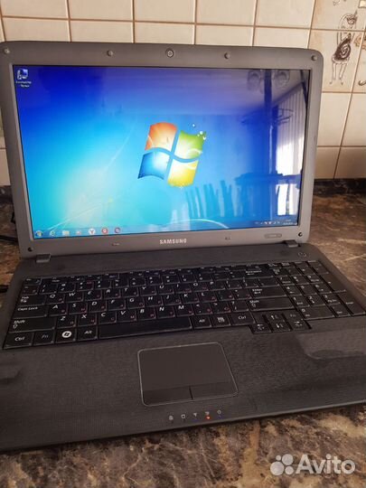 Ноутбук Samsung r528