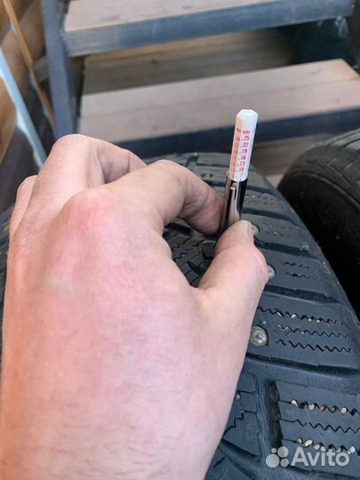 Continental Conti4x4IceContact 265/65 R17