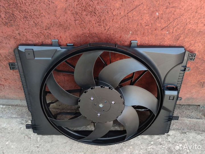 Вентилятор радиатора MB W204 W212 GLK X204 W218