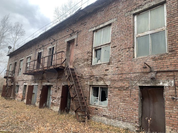 Здание, 1516.8 м²