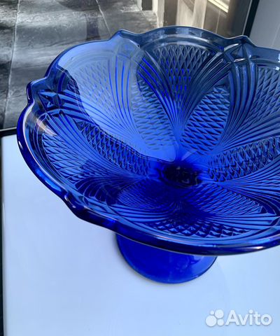 Конфетница на ножке