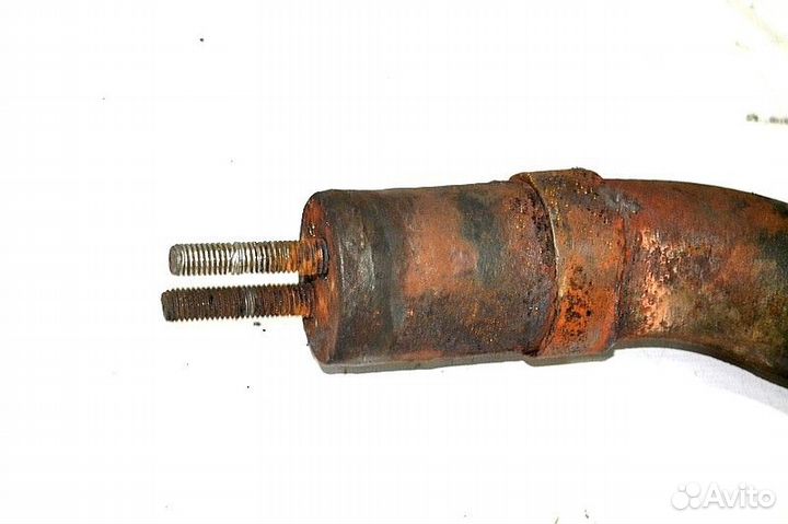 Кронштейн крыла ведущего моста, передний правый sc