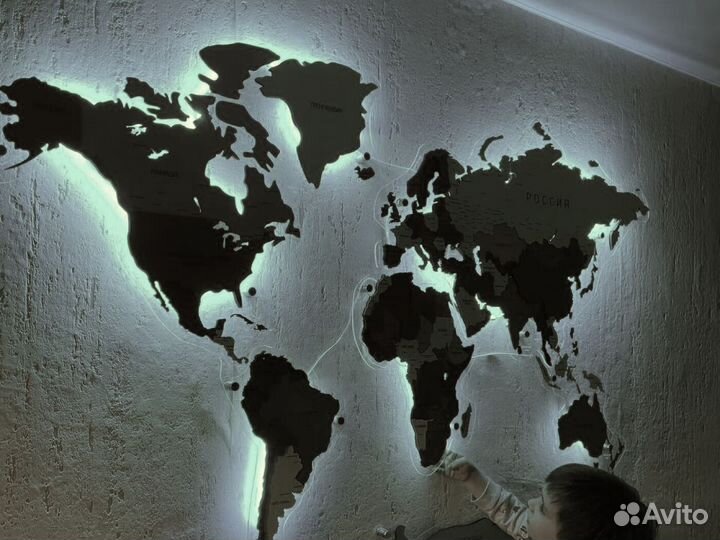 Деревянная карта мира на стену