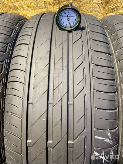 Bridgestone Turanza T001 215/55 R17